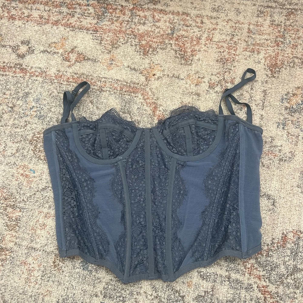Urban outtfitters corset top 💙